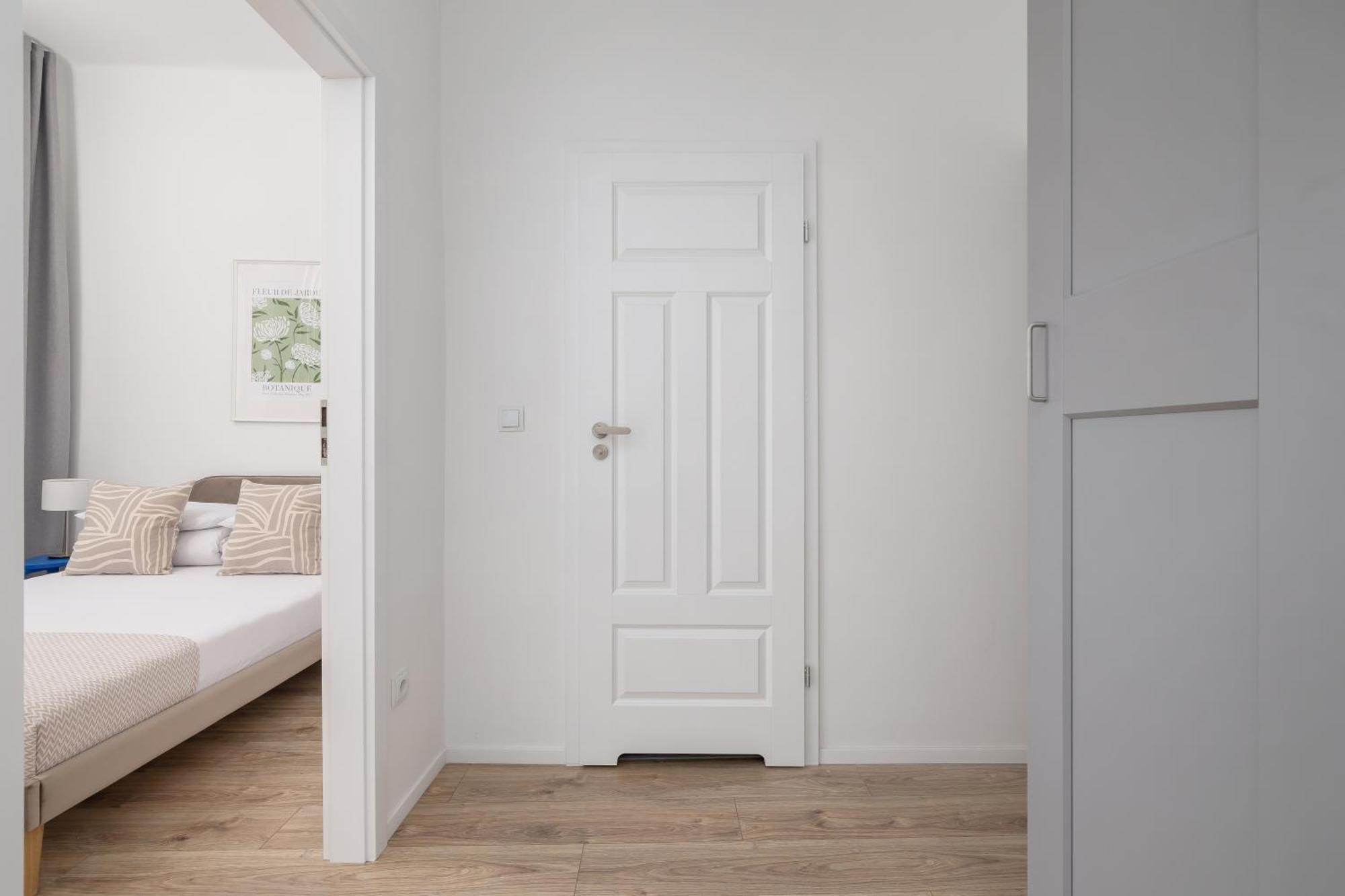 2 Bedroom Apartment - Dluga 65 คราคูฟ ภายนอก รูปภาพ